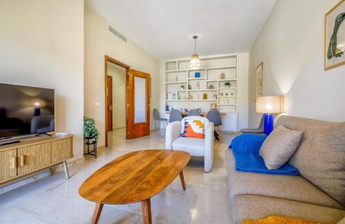 La Trinidad-San Juan y Todos los Santos Apartment | Apartamento en el Centro con Parking y Terraza