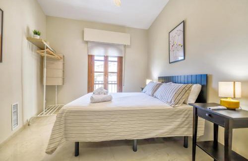 La Trinidad-San Juan y Todos los Santos Apartment | Apartamento en el Centro con Parking y Terraza
