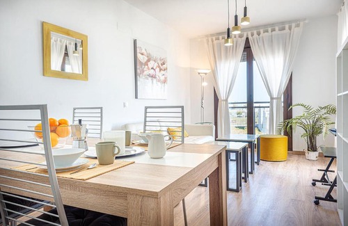 Dos Hermanas Apartment | Apartamento Entrenúcleos
