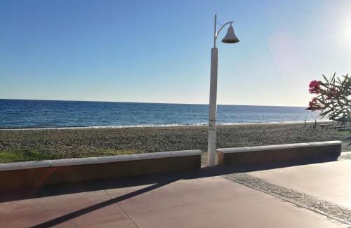 La Cala del Moral Apartment | APARTAMENTO JUNTO AL MAR