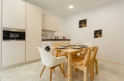 Old Town Apartment | Apartamento La Pepa de ORO by Cadiz4Rentals