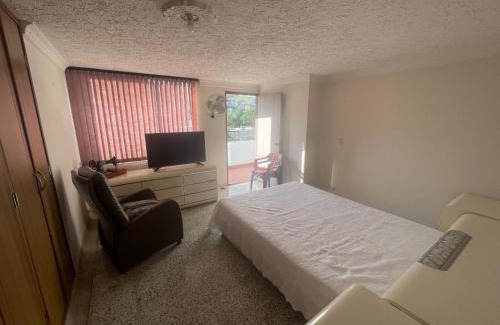 San Fernando Apartment | Apartamento Los Conquistadores Av Roosevelt ESTADIO, UNIDAD DEPORTIVA, IMBANACO, TEQUENDAMA, SAN FERNANDO