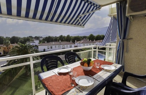 Miami Platja Apartment | Apartamento los Pelicanos by Interhome