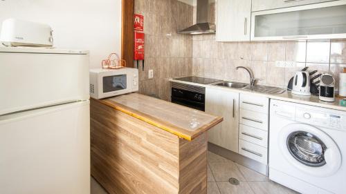 Armacao de Pera Apartment | Apartamento Mar Ali - 200m from the beach - FREE WIFI - BY BEDZY