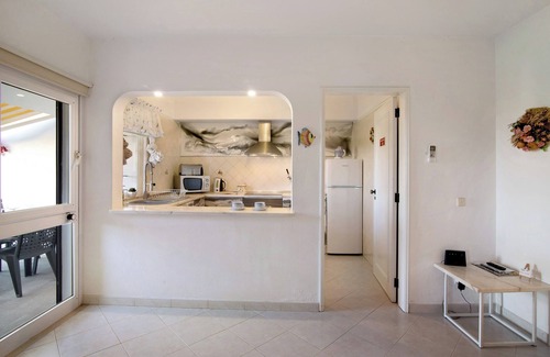 Armacao de Pera Apartment | Apartamento Nautilus with Sea View, Pool, Wi-Fi, A/C & Garden