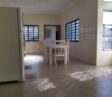 Aguas de Sao Pedro Apartment | Apartamento no centro da cidade - Próximo ao Thermas Water Park - 3 suítes