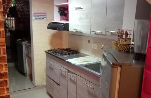 Cali Apartment | APARTAMENTO PARA TRES PERSONAS a 10 minutos del centro de eventos valle del pacifico y a la misma distancia del centro de la ciudad Y también a 300 mts del Orquideorama
