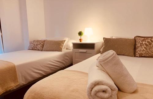 Parque Cruz Conde Apartment | Apartamentos Pintor Losada