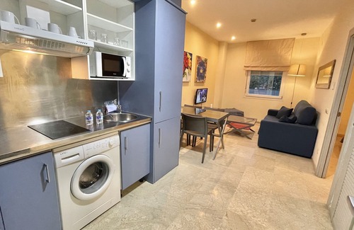 Bormujos Apartment | Aparthome® Residencial con Piscina, Parking, Wifi