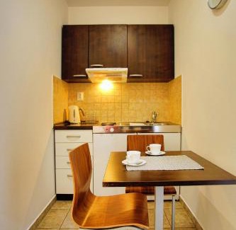 Besenova Apartment | Apartmán Štúdio Lux s terasou Harmony v Thermal Parku Bešeňová s výhľadom na bazény