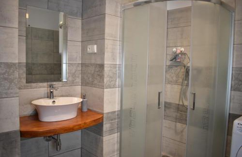 Lukov Apartment | Apartmán Na pětce