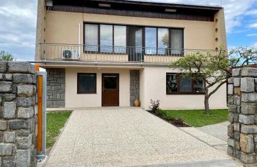 Trebon Apartment | Apartmán Na Rozcestí Třeboň