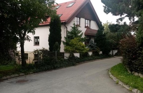 Litomysl Apartment | Apartmány nad zámkem - dvoulůžkový pokoj s kuchyňským koutem a soc. zařízením
