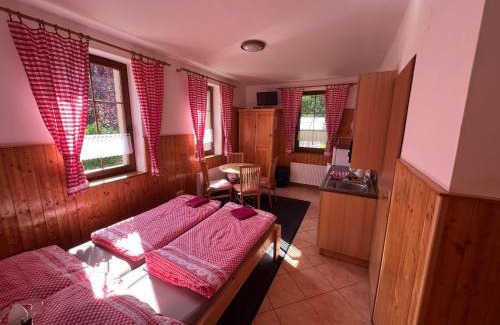 Janske Lazne House | Apartmány U Švýcarského dvora