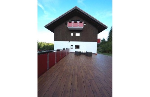 Hierholz Apartment | Apartment '3' with Shared Terrace, Balcony and Wi-Fi