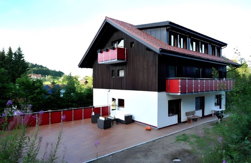 Hierholz Apartment | Apartment '5' with Shared Terrace, Balcony and Wi-Fi