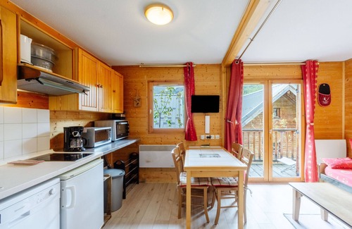 Saint-Francois-Longchamp Apartment | Apartment 'Village Gaulois-appt 48r' with Mountain View and Balcony