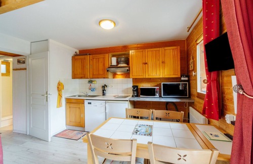 Saint-Francois-Longchamp Apartment | Apartment 'Village Gaulois-appt 48r' with Mountain View and Balcony