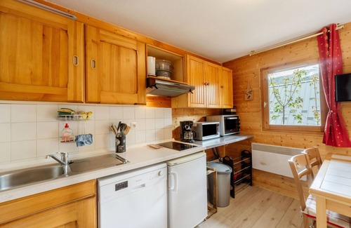Saint-Francois-Longchamp Apartment | Apartment 'Village Gaulois-appt 48r' with Mountain View and Balcony