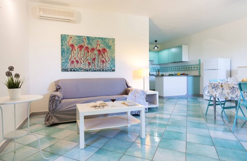 San Teodoro Apartment | Apartment 'Acqua Marina' with Sea View, Wi-Fi and Air Conditioning