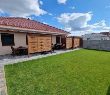 Nesvady House | apartman Losonci