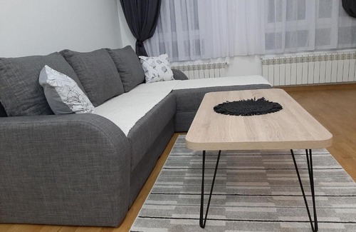 Sremska Mitrovica Apartment | APARTMAN VIAGGIO i PARKING GARAŽA