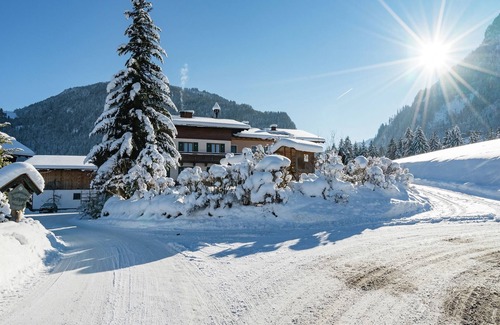 Sankt Veit im Pongau Apartment | Apartment in Sankt Johann near Ski Area