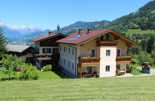 Sankt Veit im Pongau Apartment | Apartment in Sankt Johann near Ski Area