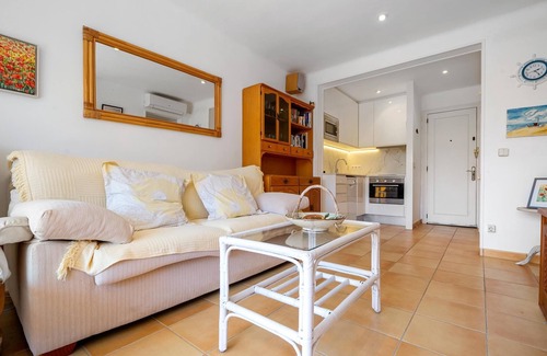 Calella de Palafrugell Apartment | Apartment with parking 400m beach and shops