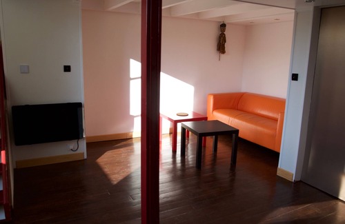 Guigneville-sur-Essonne Apartment | Apartment in a Castle