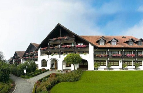 Bad Griesbach-Therme Apartment | Apartment with balcony or terrace - bathrobe access to the thermal baths possible.