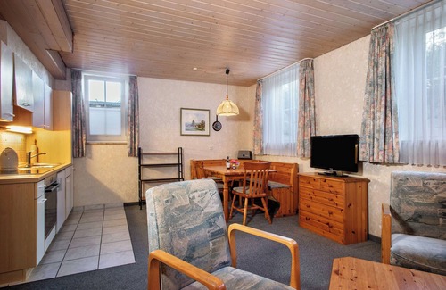 Immenstaad am Bodensee Apartment | Apartment 'Wohnung Boskoop' with Shared Terrace, Shared Garden and Wi-Fi