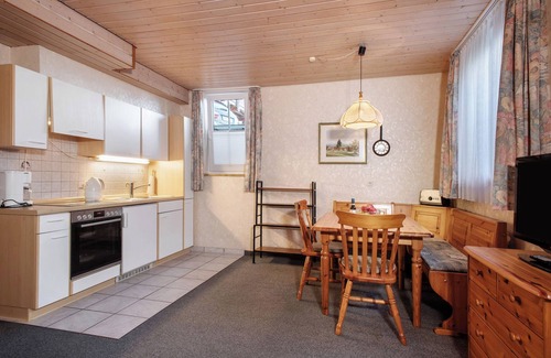 Immenstaad am Bodensee Apartment | Apartment 'Wohnung Boskoop' with Shared Terrace, Shared Garden and Wi-Fi