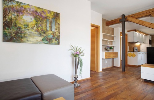 Immenstaad am Bodensee Apartment | Apartment 'Wohnung Neue Laube' with Shared Terrace, Shared Garden and Wi-Fi