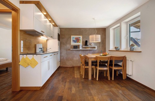 Immenstaad am Bodensee Apartment | Apartment 'Wohnung Neue Laube' with Shared Terrace, Shared Garden and Wi-Fi