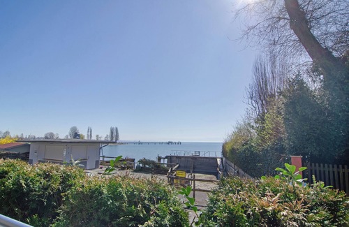 Immenstaad am Bodensee Apartment | Apartment 'Apt Typ A1' with Shared Terrace, Shared Garden and Wi-Fi