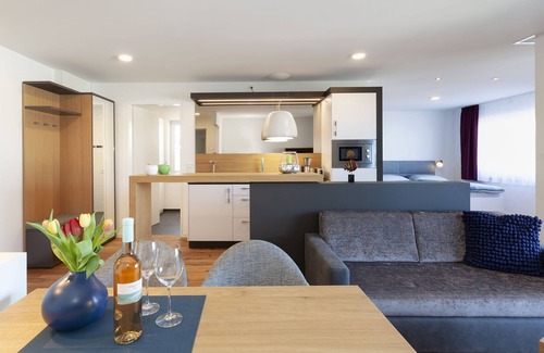 Immenstaad am Bodensee Apartment | Apartment 'Süd-Ost Seeblick' with Lake View, Balcony and Wi-Fi