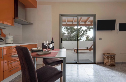 San Andres Apartment | Apartment "Casa Julia 1" close to the Beach with Sea View and Terrace