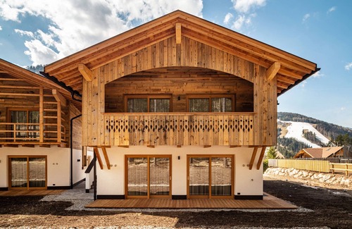 Mareo Apartment | Apartment "Les Ciases Chalets Dolomites Apt 3" with Private Balcony, Shared Sauna & Wi-Fi