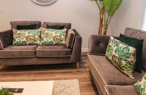 Crosby Apartment | APARTMENT 1 - CROSBY GARDENS, family friendly in Waterloo, Merseyside