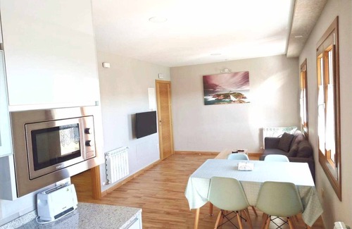 Serantes Apartment | Apartment 10 Overlooking pool and gardens