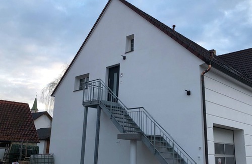 Engstingen Apartment | Apartment '1' with Balcony and Wi-Fi