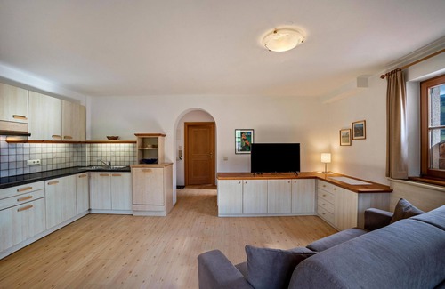 Valdaora di Sopra Apartment | Apartment '1' with Mountain View, Shared Garden and Wi-Fi