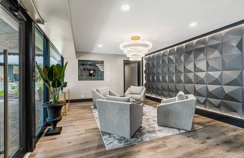 North Buckhead Apartment | Apartment 102