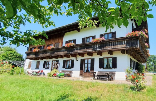 Seeon-Seebruck Apartment | Apartment 2, 60 sqm for 1-5 persons with balcony