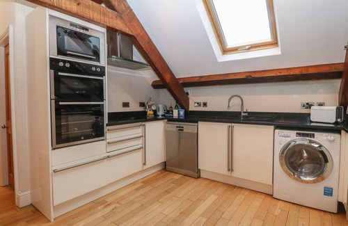 Llanbedrog Cottage | APARTMENT 2, GORWEL GLAS, pet friendly in Llanbedrog