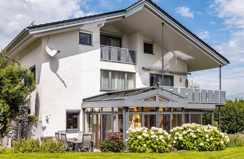 Argenbuhl Apartment | Apartment '2' with Balcony and Wi-Fi