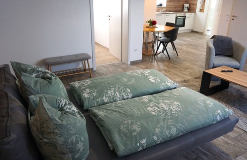Obersasbach Apartment | Apartment '2' with Private Terrace and Wi-Fi
