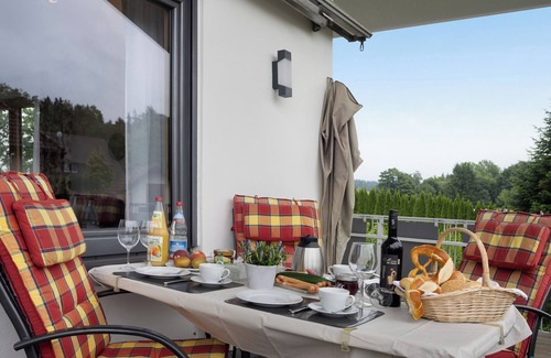 Argenbuhl Apartment | Apartment '3' with Balcony and Wi-Fi