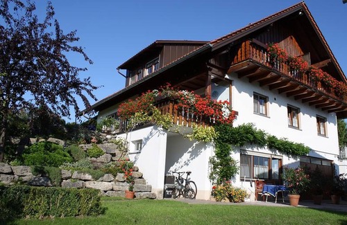 Oberreitnau Apartment | Apartment '3' with Mountain View, Shared Garden and Wi-Fi